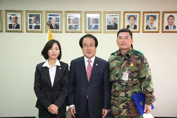 211연대 3대대장 감사장 수여
