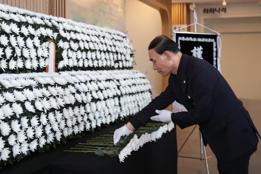 제주항공 여객기 사고 희생자 합동분향소 조문