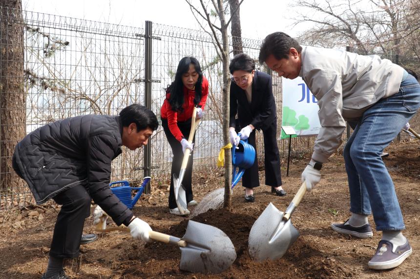 제81회 식목일 기념 나무심기 행사