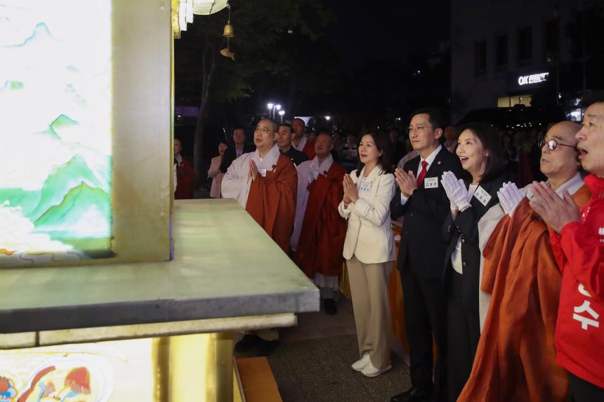봉축탑 점등법회